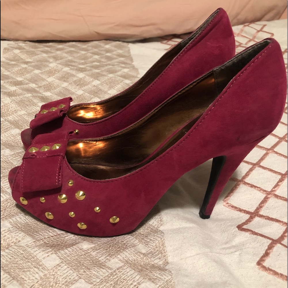 Sexy hot pink Guess Pumps